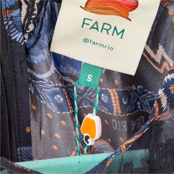 Farm Rio: Black Snakes Bouquet Blouse - Picture 9 of 11